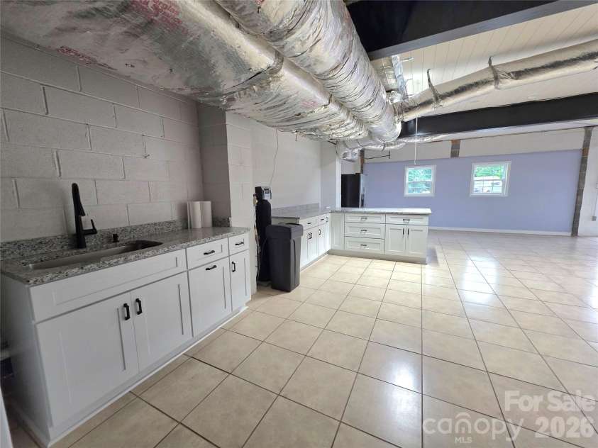 320 Huffstetler Lake Road, Dallas, NC 28034.  MLS# CAR4383842, YatesRealty ID 36603. 