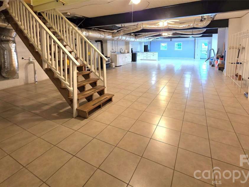 320 Huffstetler Lake Road, Dallas, NC 28034.  MLS# CAR4383842, YatesRealty ID 36603. 