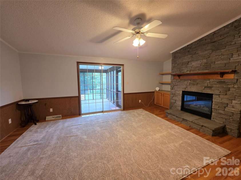 320 Huffstetler Lake Road, Dallas, NC 28034.  MLS# CAR4383842, YatesRealty ID 36603. 