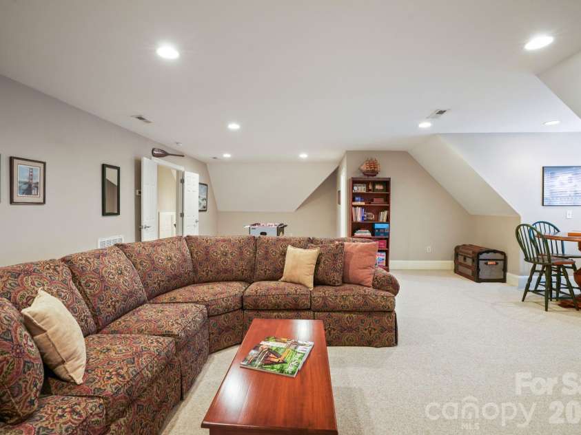 4325 Artesian Cove Court, Denver, NC 28037.  MLS# CAR4399170, YatesRealty ID 36604. 