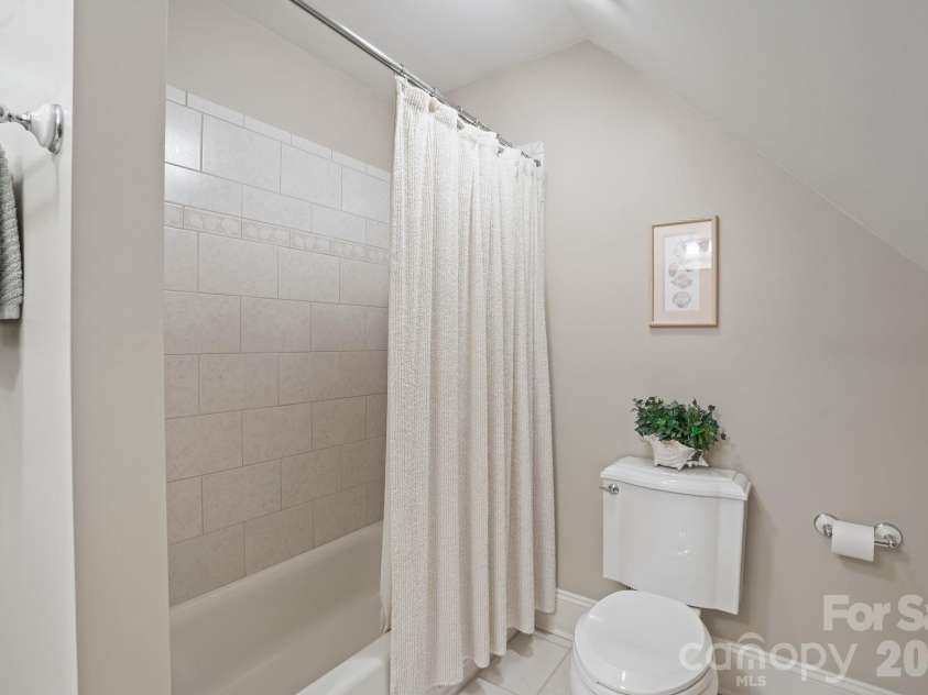 4325 Artesian Cove Court, Denver, NC 28037.  MLS# CAR4399170, YatesRealty ID 36604. 