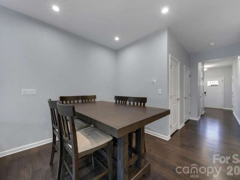 502 Park Meadows Drive, Matthews, NC 28104.  MLS# CAR4397927, YatesRealty ID 36606. 
