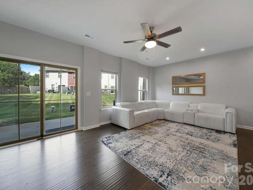502 Park Meadows Drive, Matthews, NC 28104.  MLS# CAR4397927, YatesRealty ID 36606. 