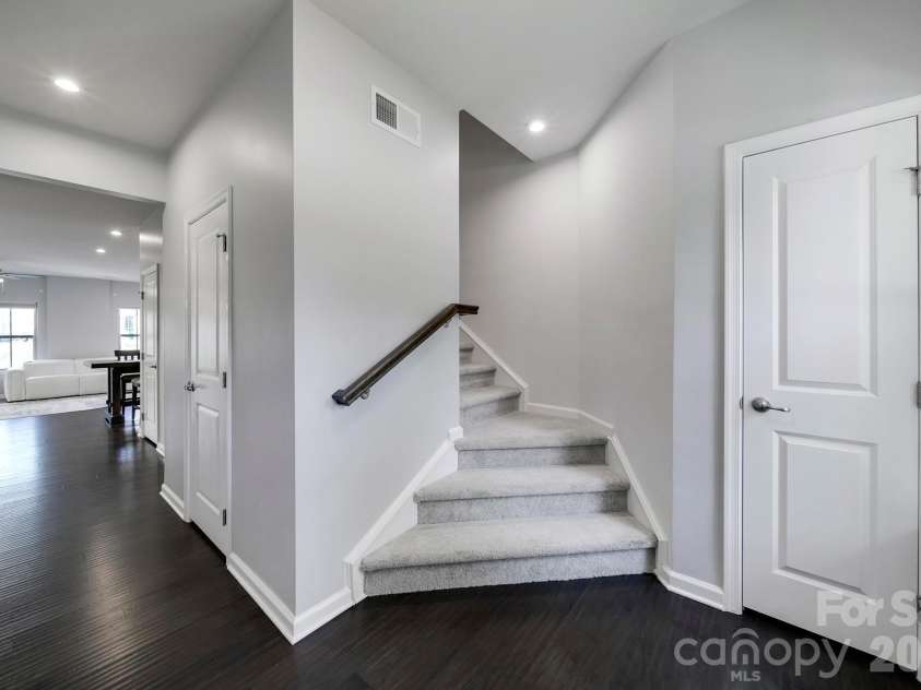 502 Park Meadows Drive, Matthews, NC 28104.  MLS# CAR4397927, YatesRealty ID 36606. 