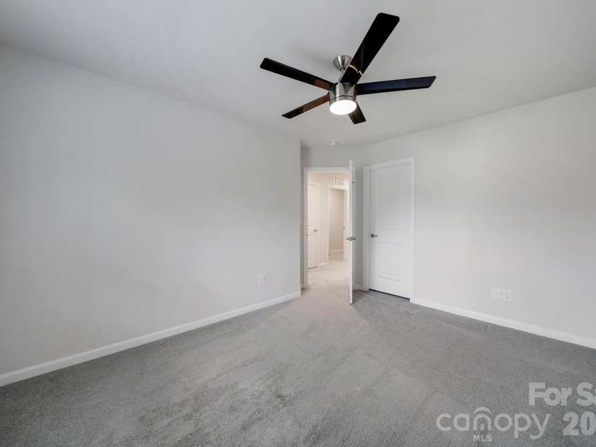 502 Park Meadows Drive, Matthews, NC 28104.  MLS# CAR4397927, YatesRealty ID 36606. 