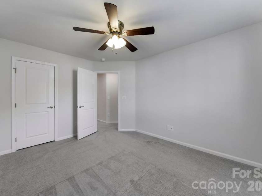 502 Park Meadows Drive, Matthews, NC 28104.  MLS# CAR4397927, YatesRealty ID 36606. 