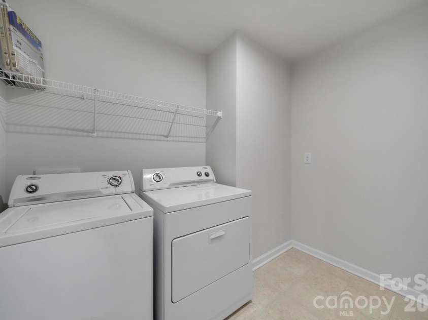 502 Park Meadows Drive, Matthews, NC 28104.  MLS# CAR4397927, YatesRealty ID 36606. 