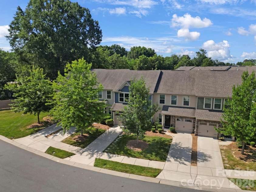 502 Park Meadows Drive, Matthews, NC 28104.  MLS# CAR4397927, YatesRealty ID 36606. 