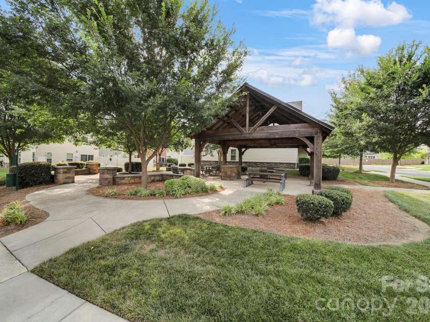 502 Park Meadows Drive, Matthews, NC 28104.  MLS# CAR4397927, YatesRealty ID 36606. 