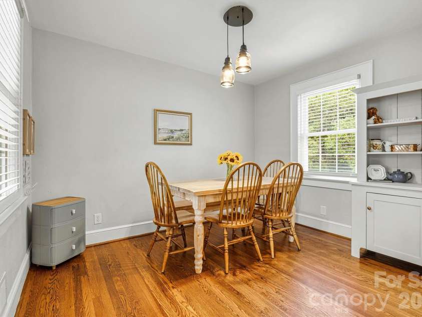 1252 11th Street, Hickory, NC 28601.  MLS# CAR4402969, YatesRealty ID 36607. 