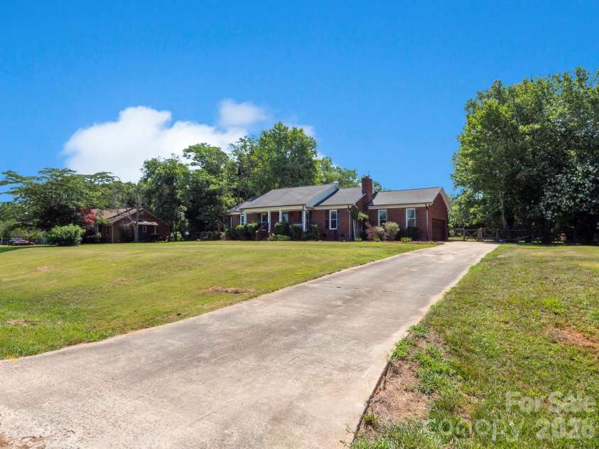 3117 Karen Lane, Monroe, NC 28110.  MLS# CAR4402796, YatesRealty ID 36608. 