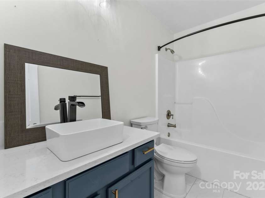 4053 Crestview Drive, Rock Hill, SC 29732.  MLS# CAR4223876, YatesRealty ID 3661. Bathroom
