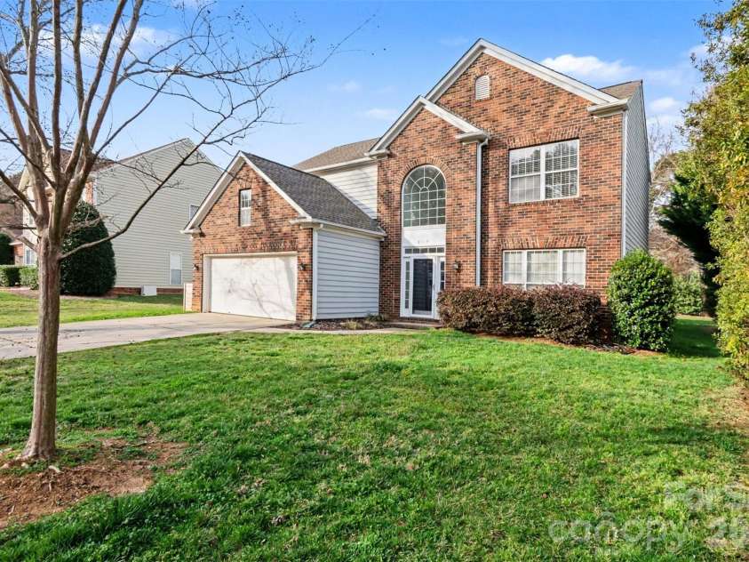 8519 Brentfield Road, Huntersville, NC 28078.  MLS# CAR4352890, YatesRealty ID 3661. Front