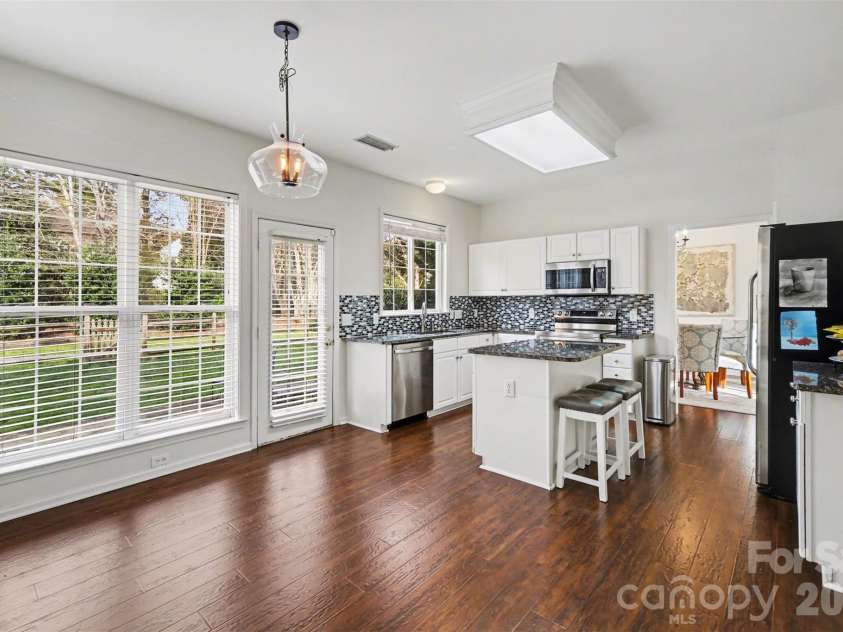 8519 Brentfield Road, Huntersville, NC 28078.  MLS# CAR4352890, YatesRealty ID 3661. Kitchen
