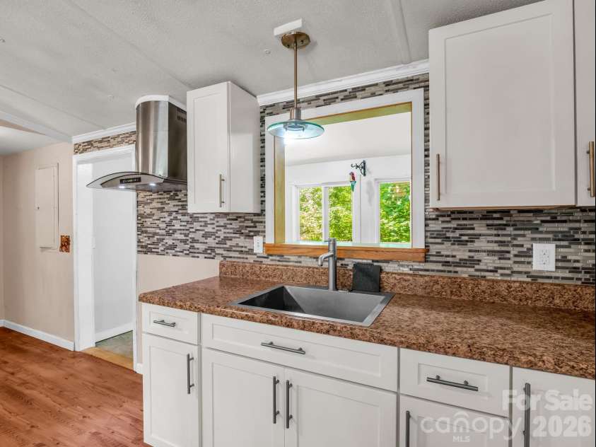 11 Charlie Hill Memorial Drive, Fairview, NC 28730.  MLS# CAR4398558, YatesRealty ID 36610. Main home kitchen