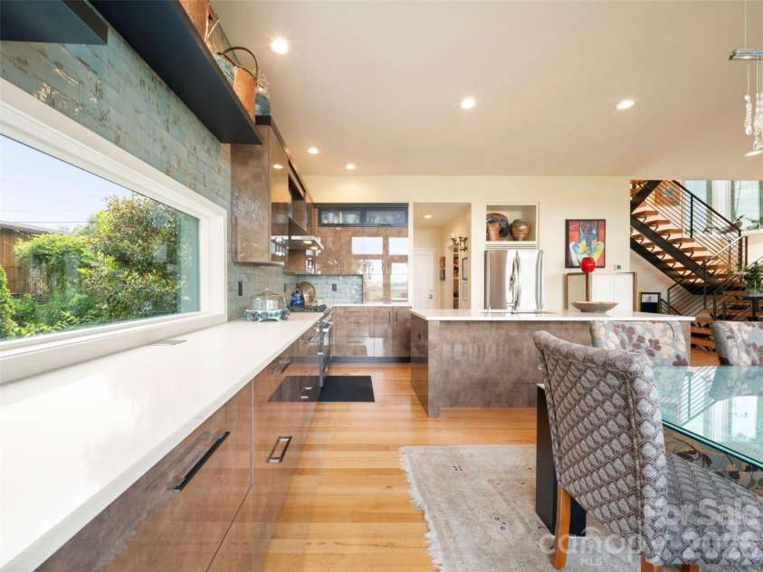 220 Riverview Drive, Asheville, NC 28806.  MLS# CAR4398289, YatesRealty ID 36611. 