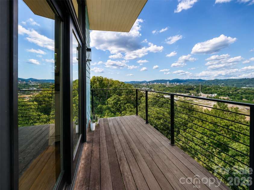 220 Riverview Drive, Asheville, NC 28806.  MLS# CAR4398289, YatesRealty ID 36611. 