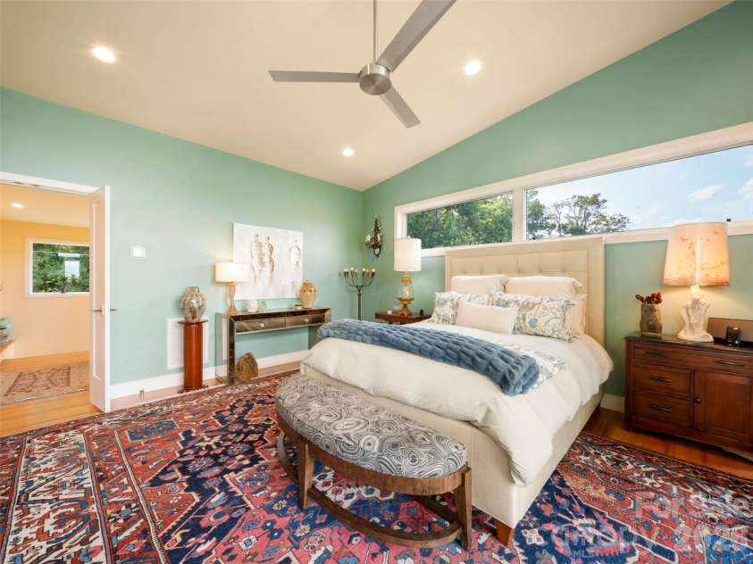 220 Riverview Drive, Asheville, NC 28806.  MLS# CAR4398289, YatesRealty ID 36611. 