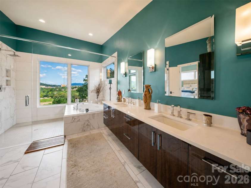 220 Riverview Drive, Asheville, NC 28806.  MLS# CAR4398289, YatesRealty ID 36611. Primary Bath
