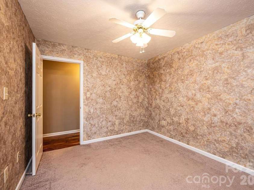 185 Hickman Avenue, Hudson, NC 28638.  MLS# CAR4399442, YatesRealty ID 36613. 