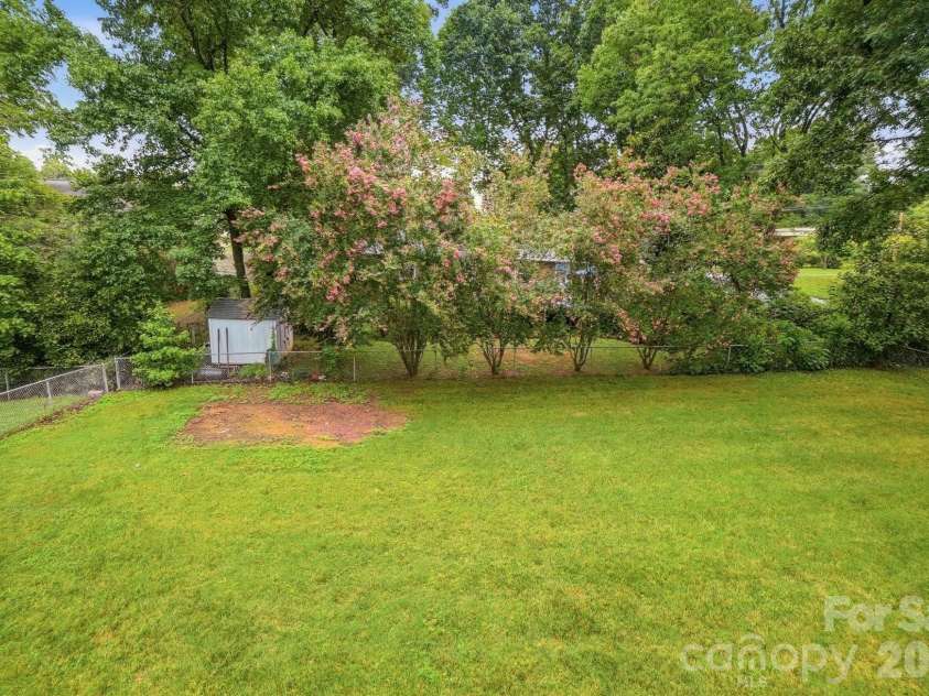 2600 Providence Drive, Gastonia, NC 28052.  MLS# CAR4381747, YatesRealty ID 36615. 
