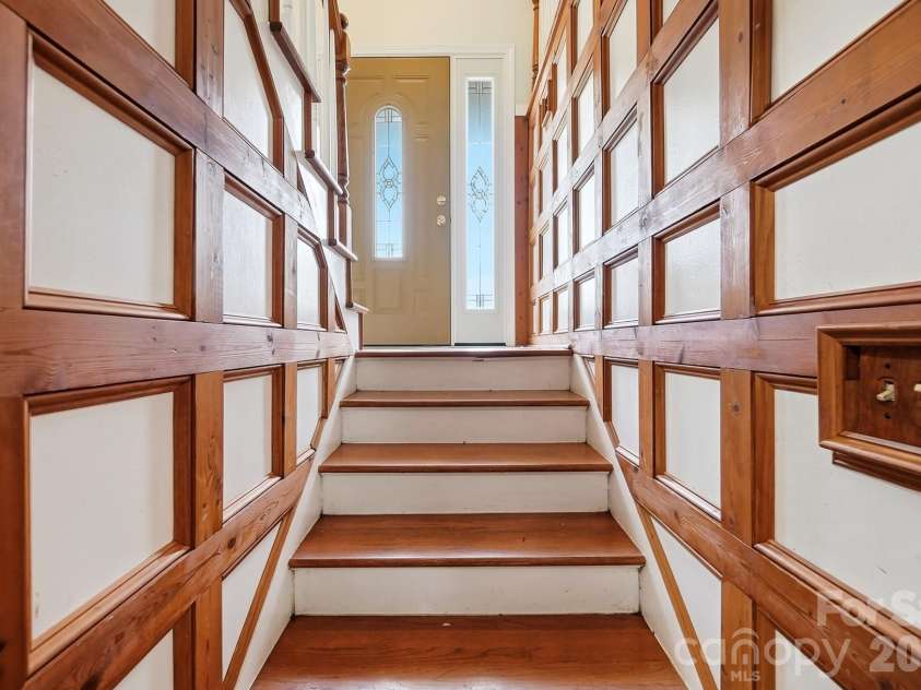 2600 Providence Drive, Gastonia, NC 28052.  MLS# CAR4381747, YatesRealty ID 36615. Exquisitely designed