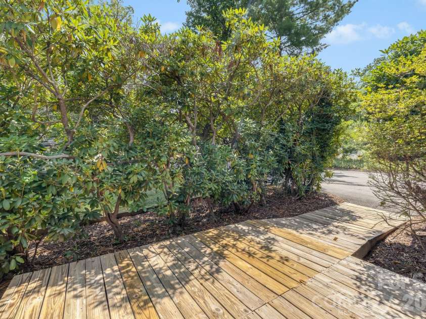 63 Baker Place, Asheville, NC 28806.  MLS# CAR4394760, YatesRealty ID 36616. 
