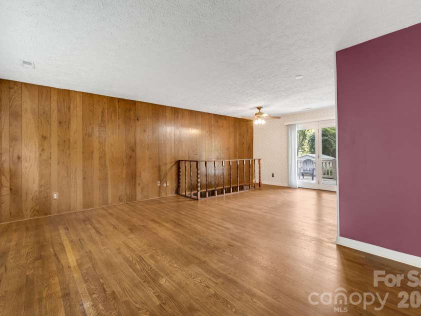 63 Baker Place, Asheville, NC 28806.  MLS# CAR4394760, YatesRealty ID 36616. 
