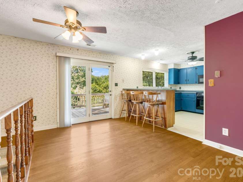 63 Baker Place, Asheville, NC 28806.  MLS# CAR4394760, YatesRealty ID 36616. 
