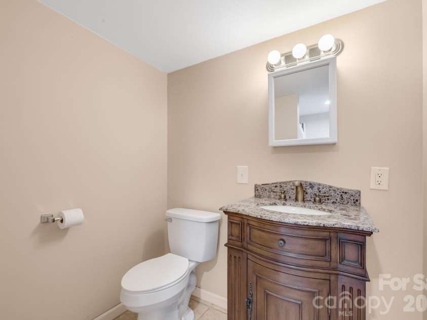 63 Baker Place, Asheville, NC 28806.  MLS# CAR4394760, YatesRealty ID 36616. 