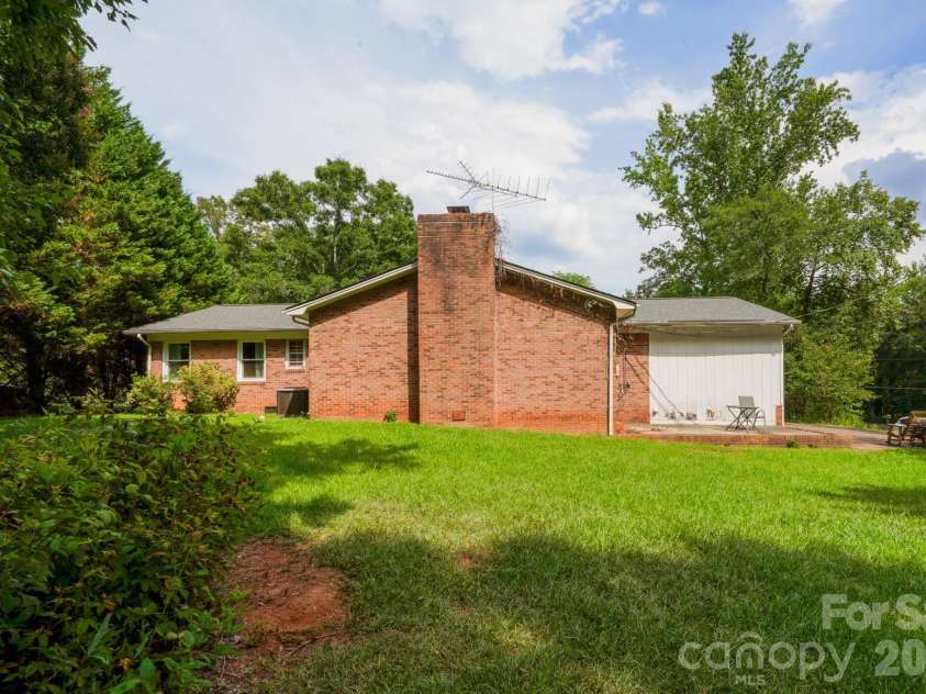 2718 Ridgewood Lane, Rock Hill, SC 29730.  MLS# CAR4396515, YatesRealty ID 36617. Back Yard 1