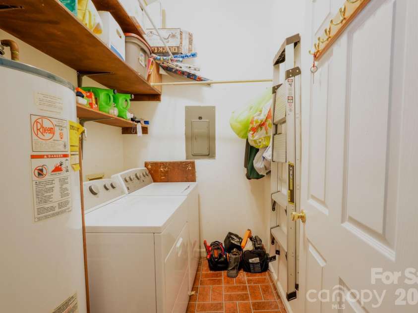 2718 Ridgewood Lane, Rock Hill, SC 29730.  MLS# CAR4396515, YatesRealty ID 36617. Laundry