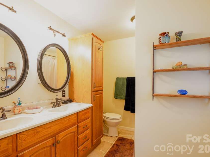 2718 Ridgewood Lane, Rock Hill, SC 29730.  MLS# CAR4396515, YatesRealty ID 36617. Primary Bath Room 1