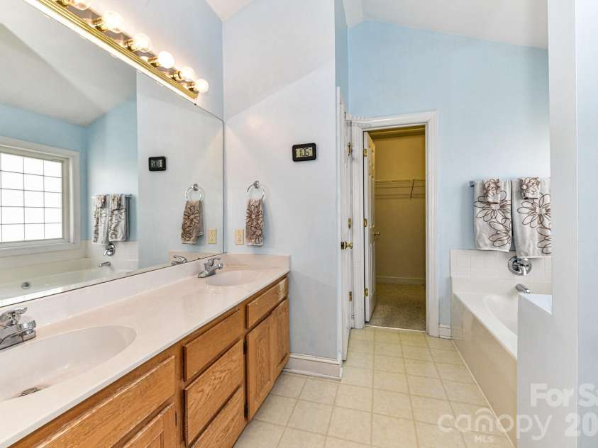 1050 Enderbury Drive, Indian Trail, NC 28079.  MLS# CAR4391433, YatesRealty ID 36619. 