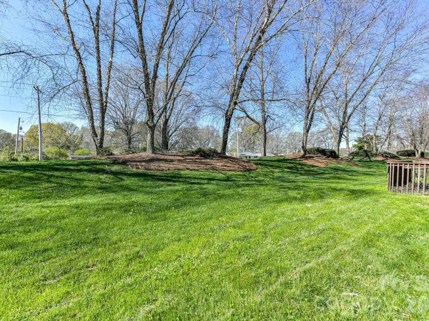 1050 Enderbury Drive, Indian Trail, NC 28079.  MLS# CAR4391433, YatesRealty ID 36619. 
