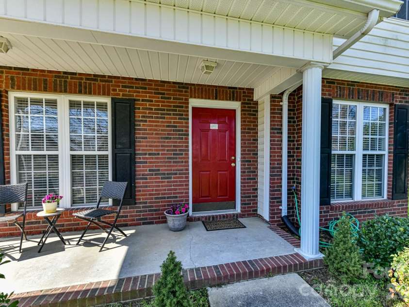 1050 Enderbury Drive, Indian Trail, NC 28079.  MLS# CAR4391433, YatesRealty ID 36619. 