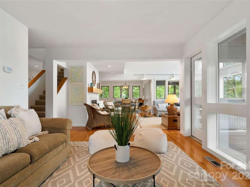 121 Rhinehill Drive, Mooresville, NC 28117.  MLS# CAR4238895, YatesRealty ID 3662. 