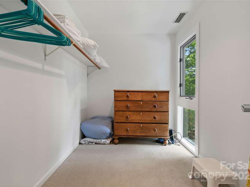 121 Rhinehill Drive, Mooresville, NC 28117.  MLS# CAR4238895, YatesRealty ID 3662. 