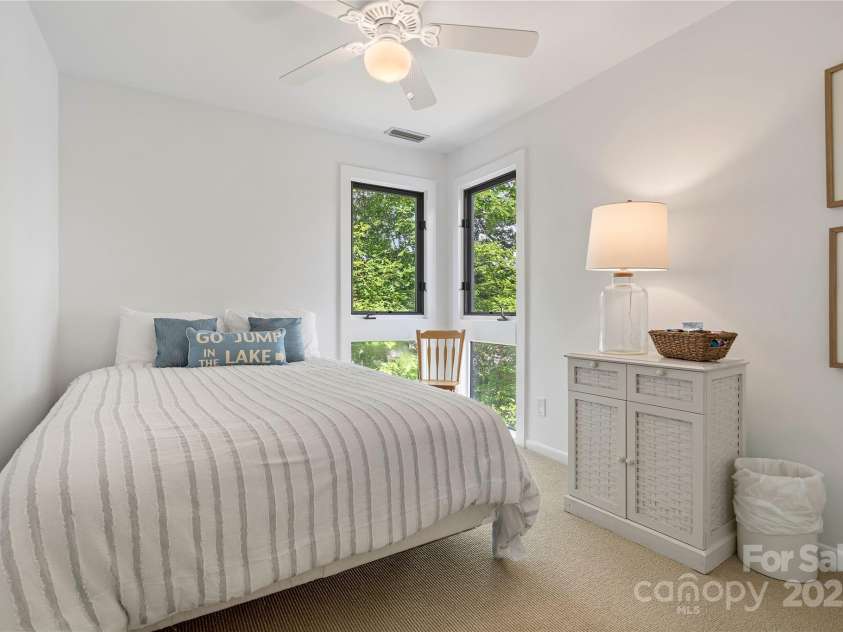 121 Rhinehill Drive, Mooresville, NC 28117.  MLS# CAR4238895, YatesRealty ID 3662. 