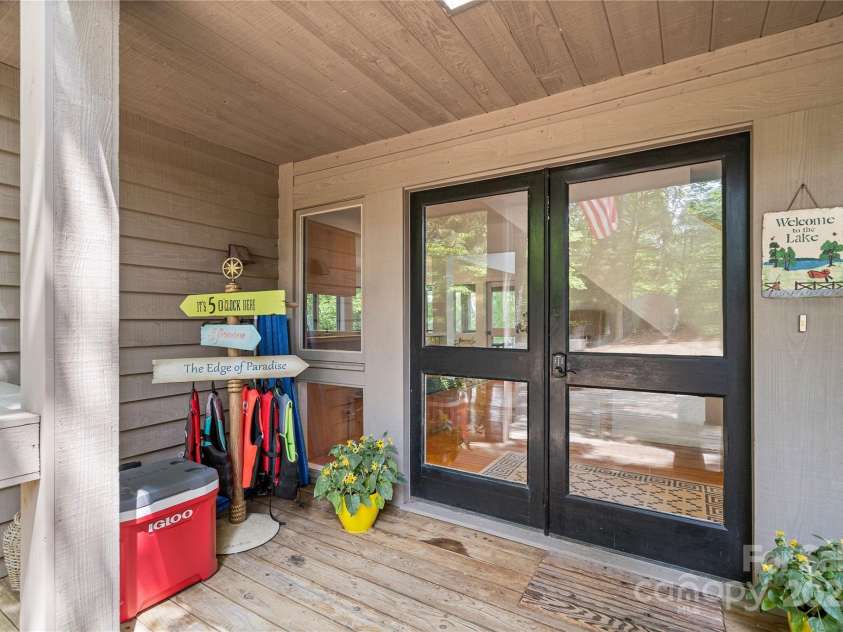 121 Rhinehill Drive, Mooresville, NC 28117.  MLS# CAR4238895, YatesRealty ID 3662. 
