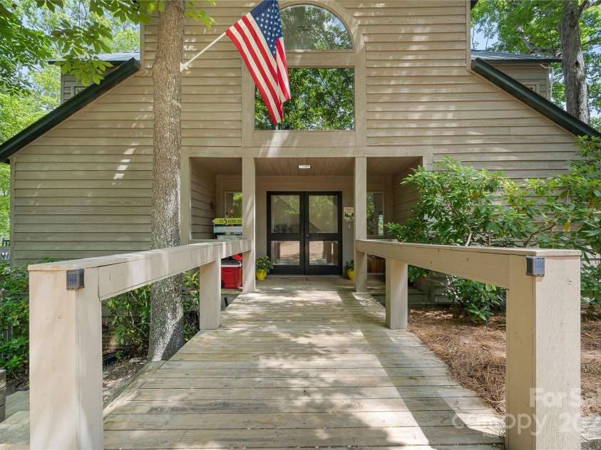 121 Rhinehill Drive, Mooresville, NC 28117.  MLS# CAR4238895, YatesRealty ID 3662. 