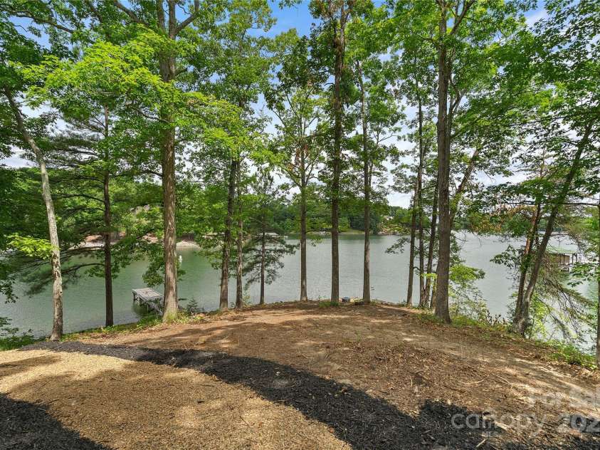 121 Rhinehill Drive, Mooresville, NC 28117.  MLS# CAR4238895, YatesRealty ID 3662. 