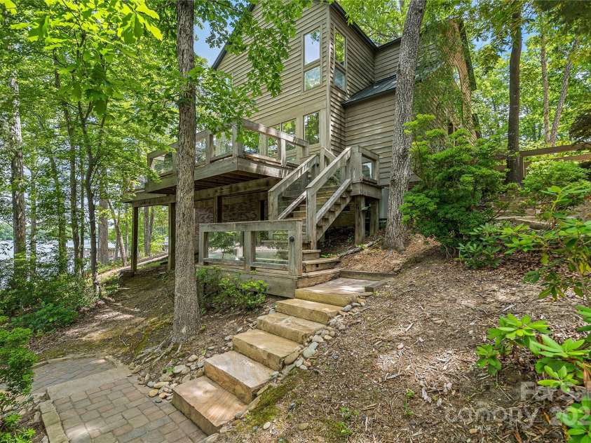 121 Rhinehill Drive, Mooresville, NC 28117.  MLS# CAR4238895, YatesRealty ID 3662. 
