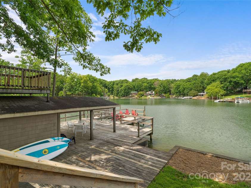 121 Rhinehill Drive, Mooresville, NC 28117.  MLS# CAR4238895, YatesRealty ID 3662. 