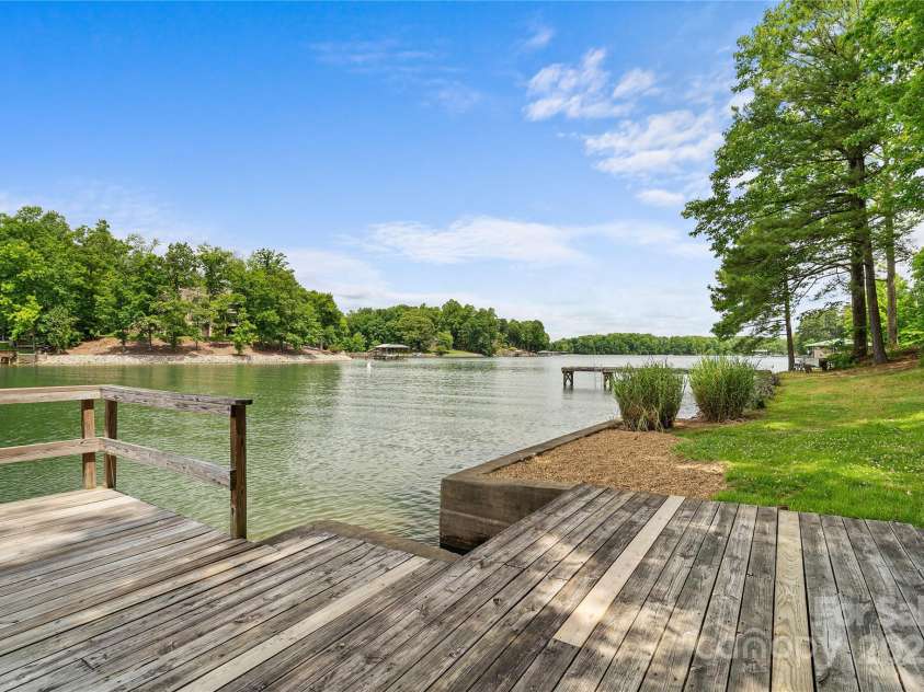 121 Rhinehill Drive, Mooresville, NC 28117.  MLS# CAR4238895, YatesRealty ID 3662. 