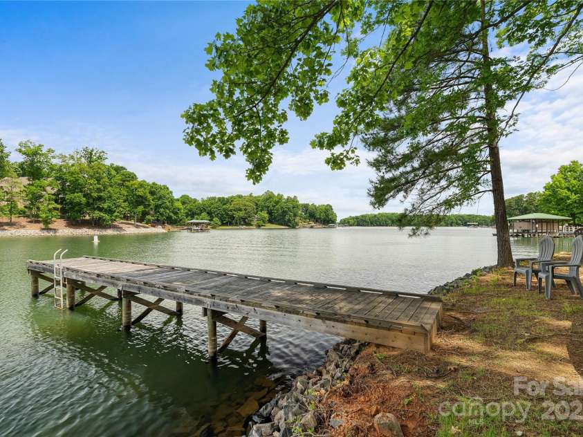 121 Rhinehill Drive, Mooresville, NC 28117.  MLS# CAR4238895, YatesRealty ID 3662. 