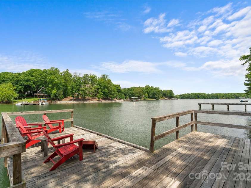 121 Rhinehill Drive, Mooresville, NC 28117.  MLS# CAR4238895, YatesRealty ID 3662. 