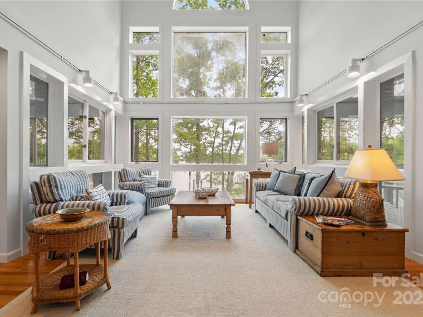 121 Rhinehill Drive, Mooresville, NC 28117.  MLS# CAR4238895, YatesRealty ID 3662. Foggy window has been replaced.