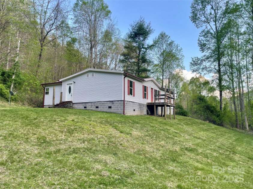 784 Fred Holcombe Road, Mars Hill, NC 28754.  MLS# CAR4251876, YatesRealty ID 3662. 