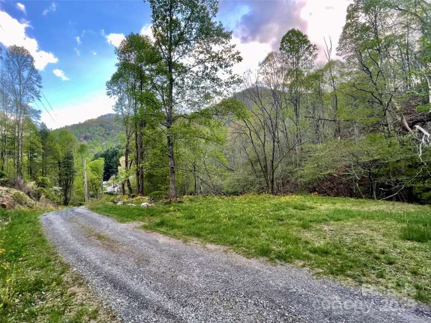 784 Fred Holcombe Road, Mars Hill, NC 28754.  MLS# CAR4251876, YatesRealty ID 3662. 